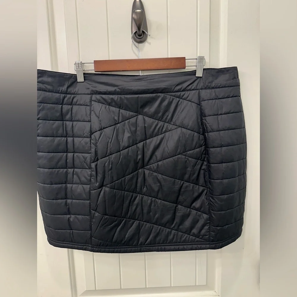 Smartwool Smartloft Zip Skirt Black Size XL Excellent Condition